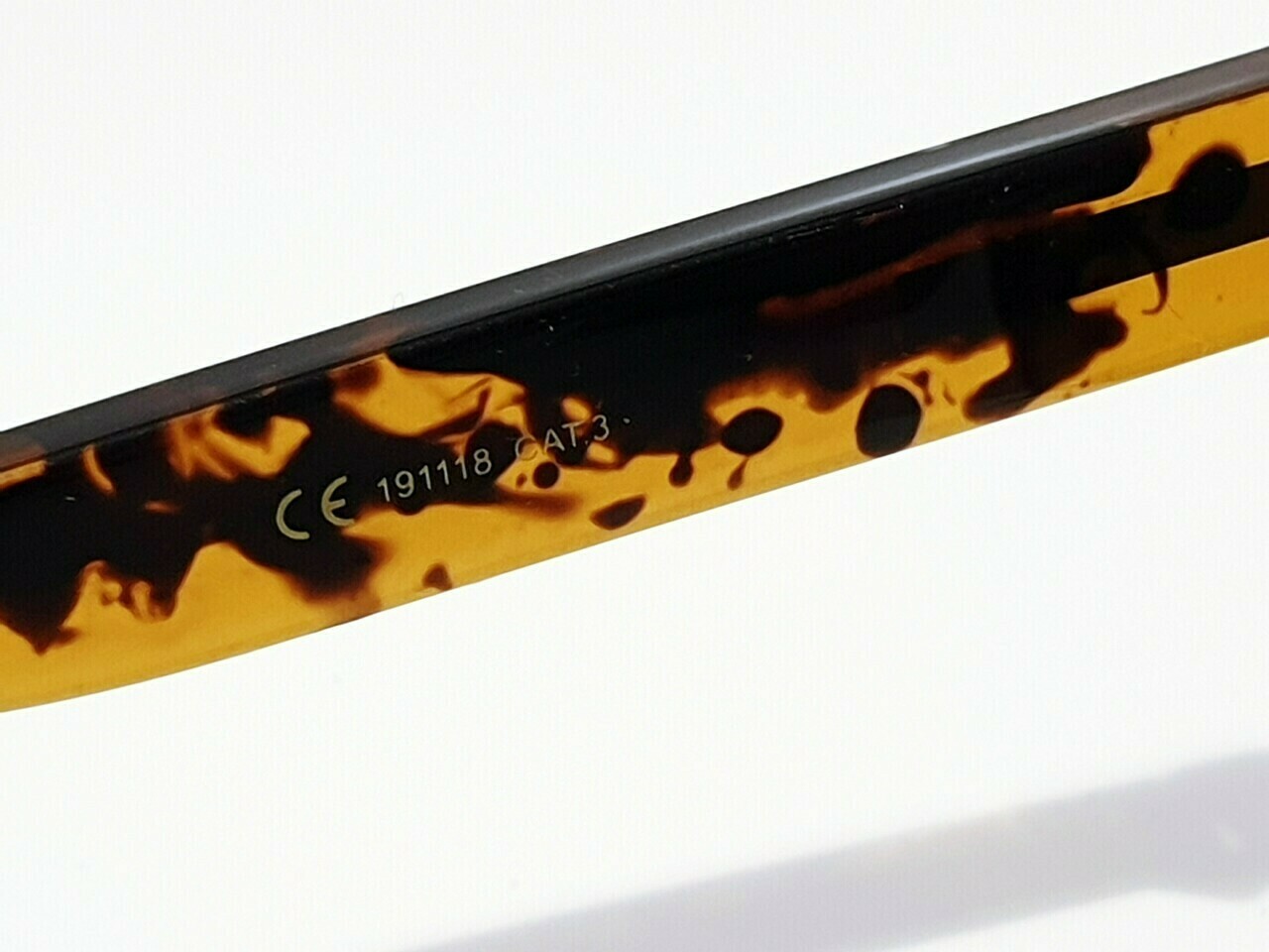 okulary-przeciwsloneczne-meller-shaira-tigris-oli-material-oprawki-plastik