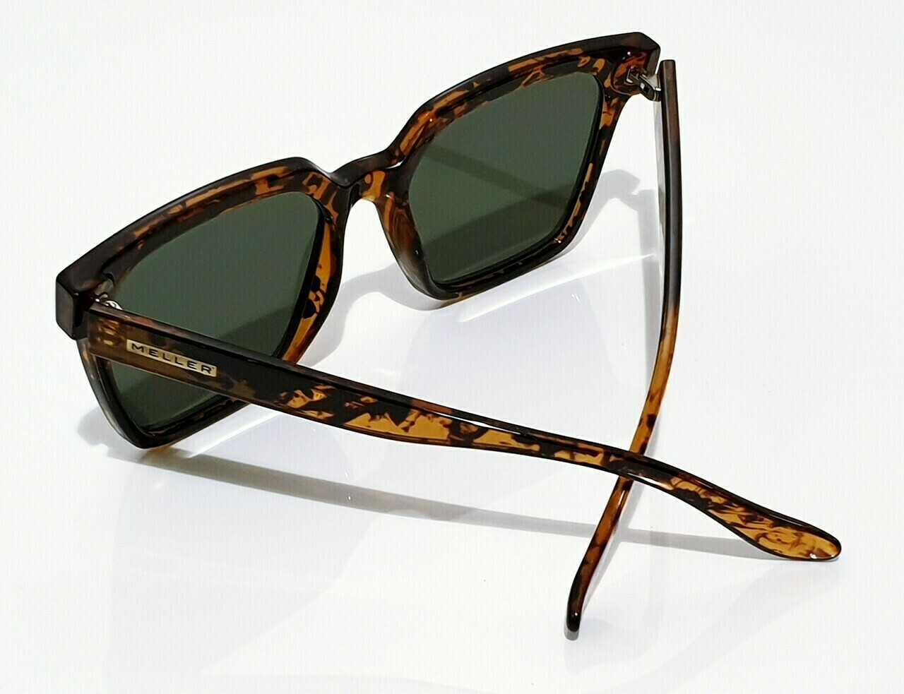 okulary-przeciwsloneczne-meller-shaira-tigris-oli-cechy-dodatkowe-etui-w-zestawie