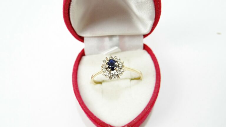 zloty-pierscionek-z-szafirem-i-diamentami-19r-reymonta-15-warszawa