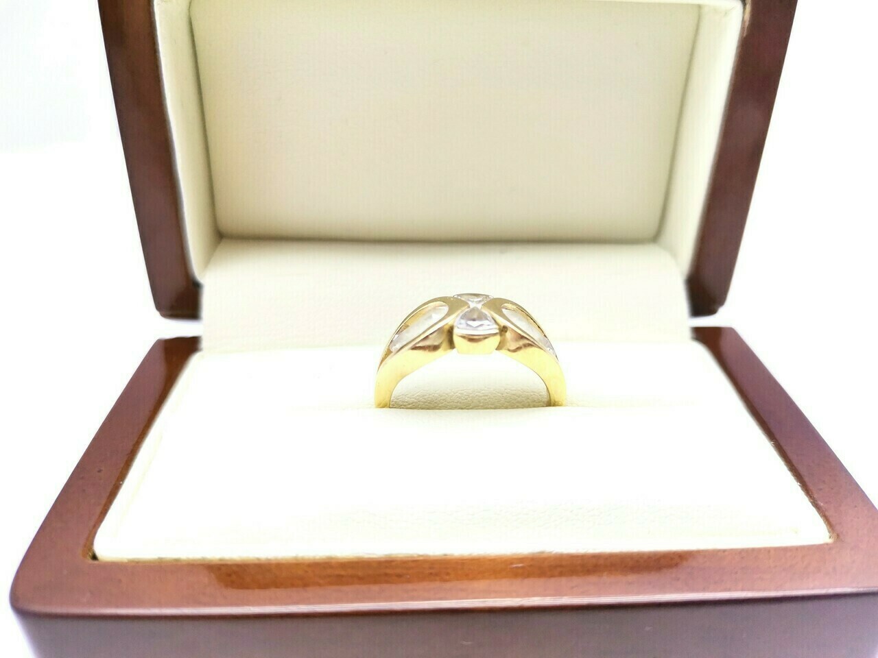 zloty-gruby-pierscionek-zdobiony-oczkami-14kt-stan-uzywany