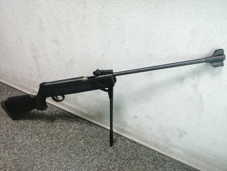 WIATRÓWKA KARABIN NACIĄG KANDAR WF600P 5,5MM