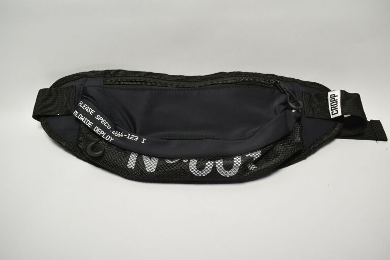 duza-nerkasaszetka-cropp-dlab-no-001-os-piastowskie-74a-poznan