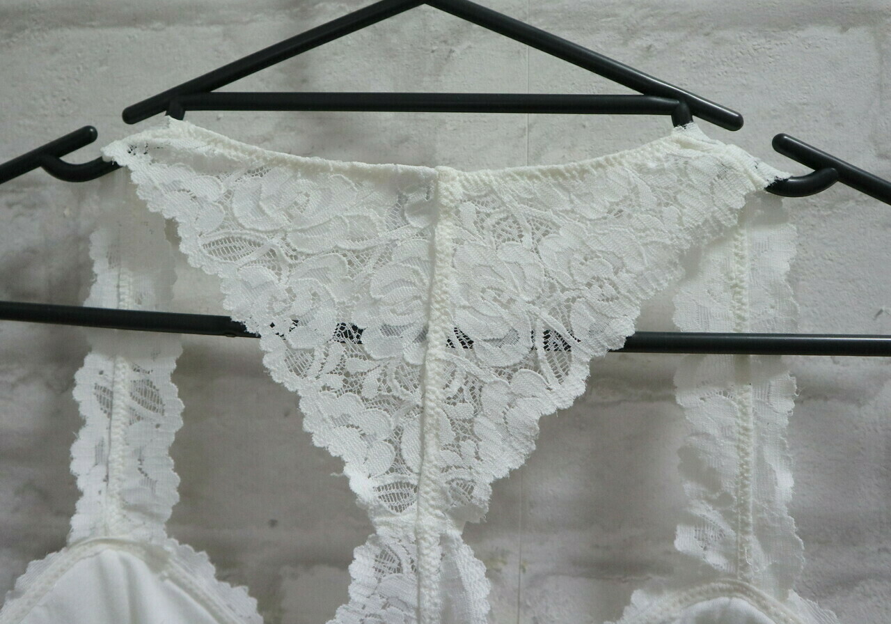 ladny-bialy-koronkowy-miekki-biustonosz-roz-l-kolor-bialy