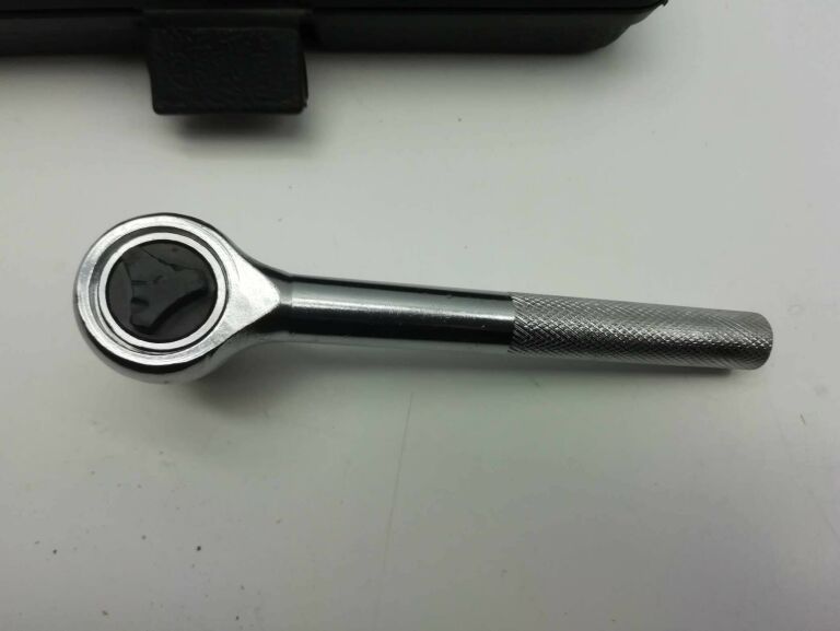 KLUCZE NASADOWE ZESTAW