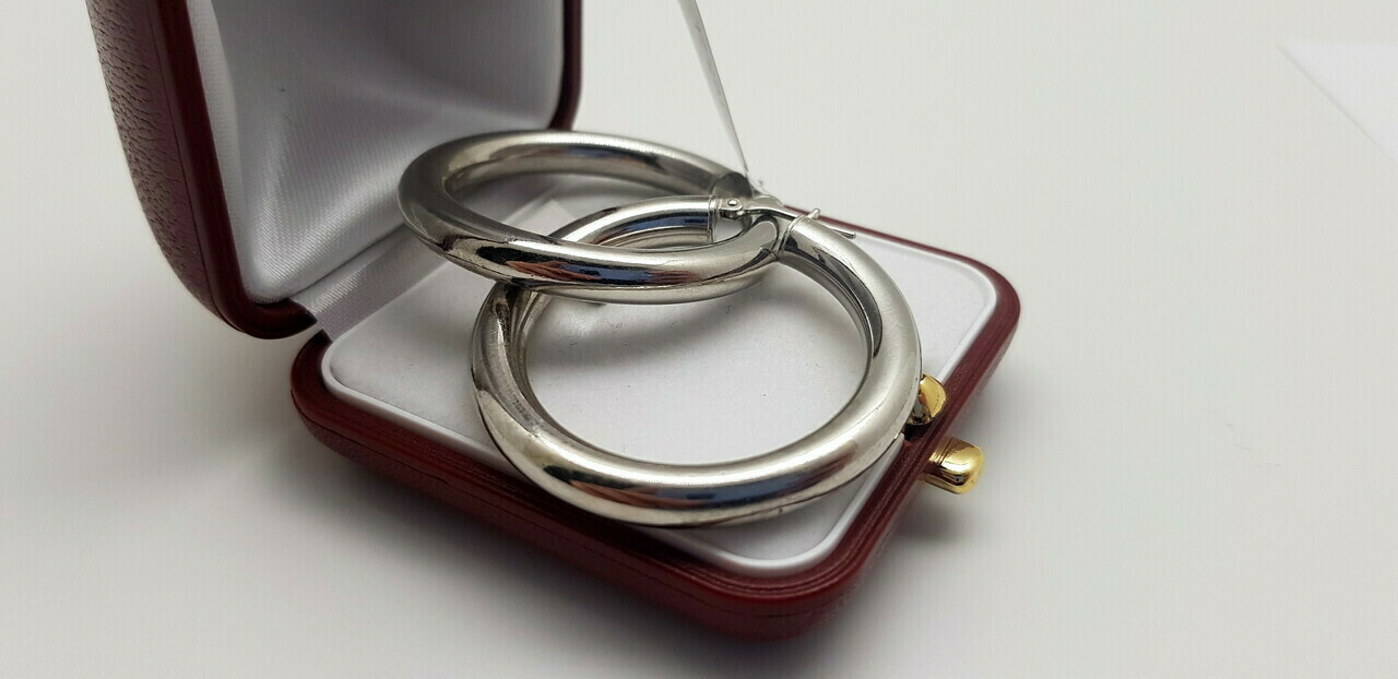 piekne-srebrne-kolczyki-cechy-brak