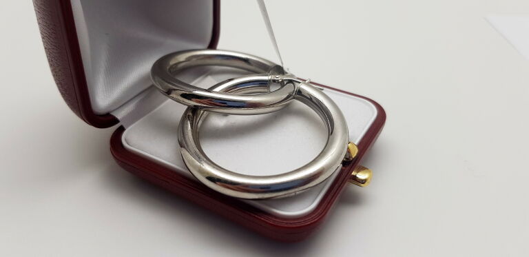 piekne-srebrne-kolczyki-cechy-brak