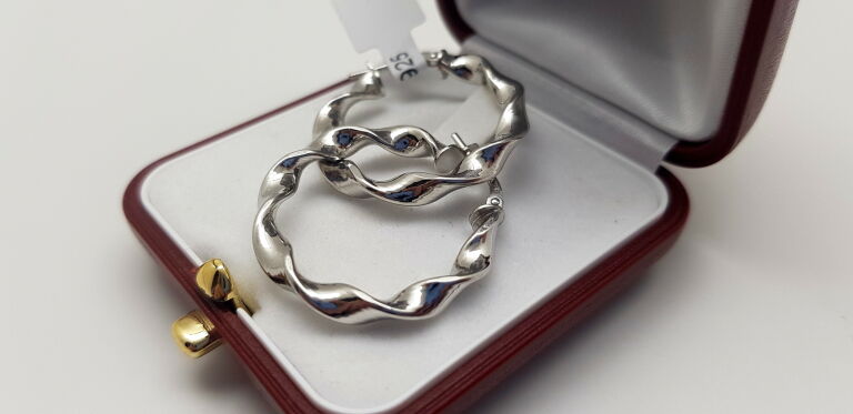 piekne-srebrne-kolczyki-motyw-inny-ksztalt