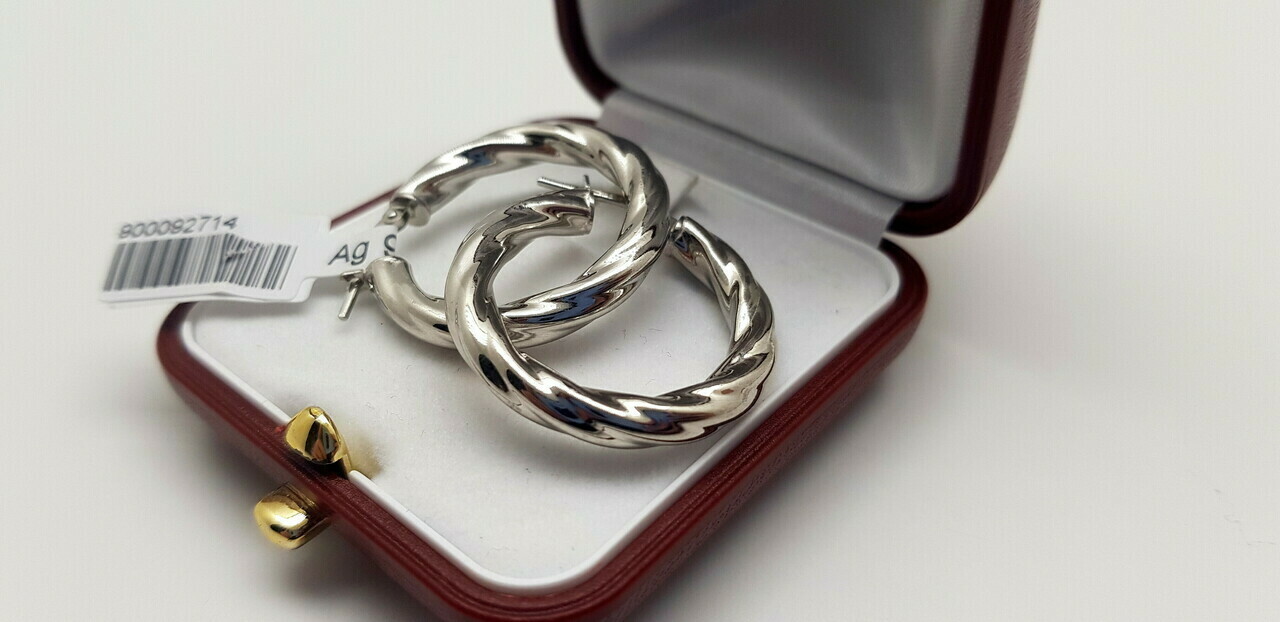 piekne-srebrne-kolczyki-rodzaj-bigla-sztyft