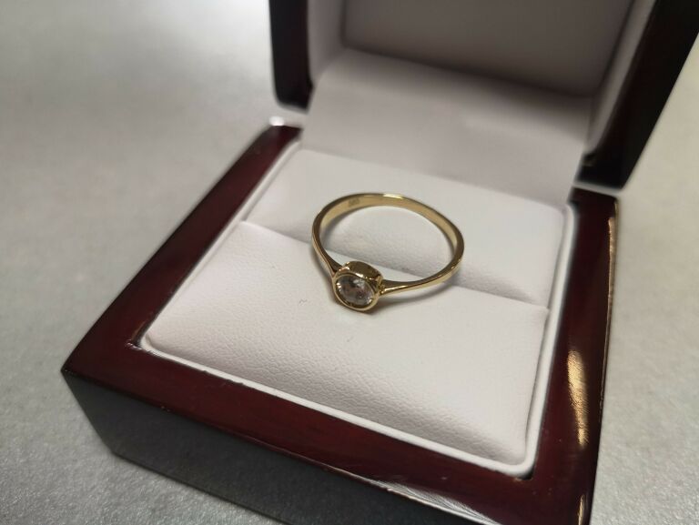 zloty-pierscionek-stan-uzywany