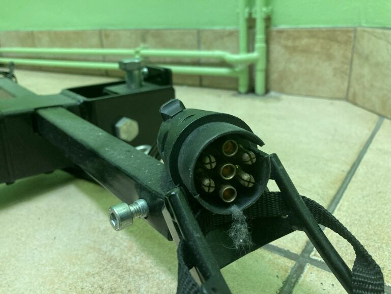 bagaznik-rowerowy-na-hak-z-oswietleniem-liczba-rowerow-2