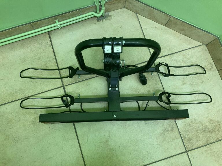 bagaznik-rowerowy-na-hak-z-oswietleniem-stan-uzywany