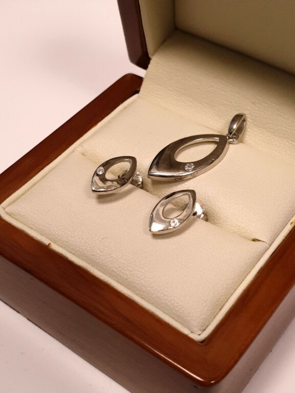 srebrna-zawieszka-brak-kolczykow-marka-226434-315722