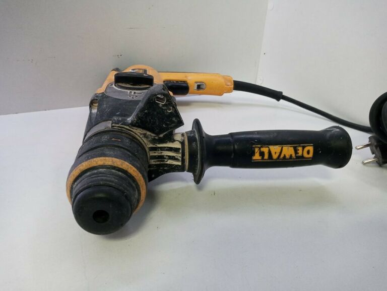 MŁOTOWIERTARKA DEWALT D25124
