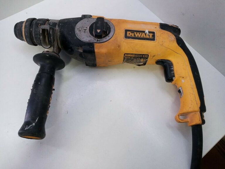 MŁOTOWIERTARKA DEWALT D25124