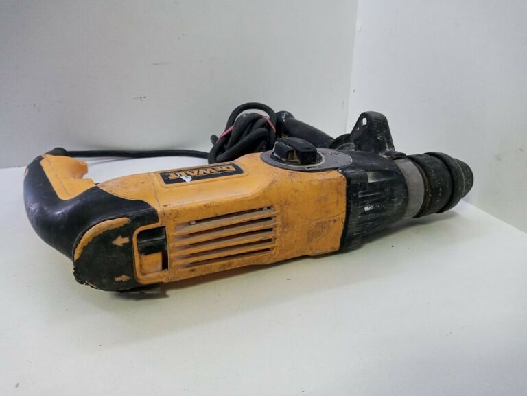 MŁOTOWIERTARKA DEWALT D25124