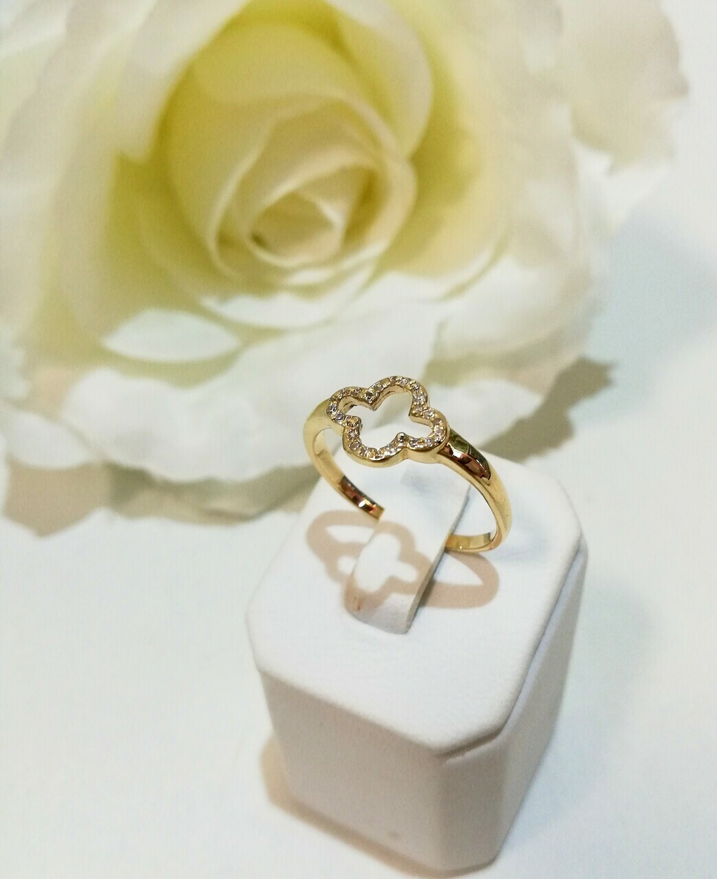 pierscionek-chmurka-z-cyrkoniami-r15-kamien-17088-524288