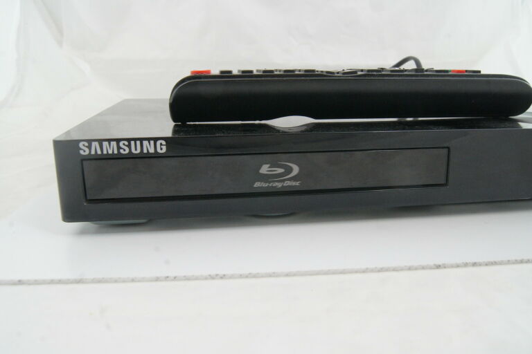ODTWARZACZ BLU-RAY SAMSUNG BD-F5100 + PILOT