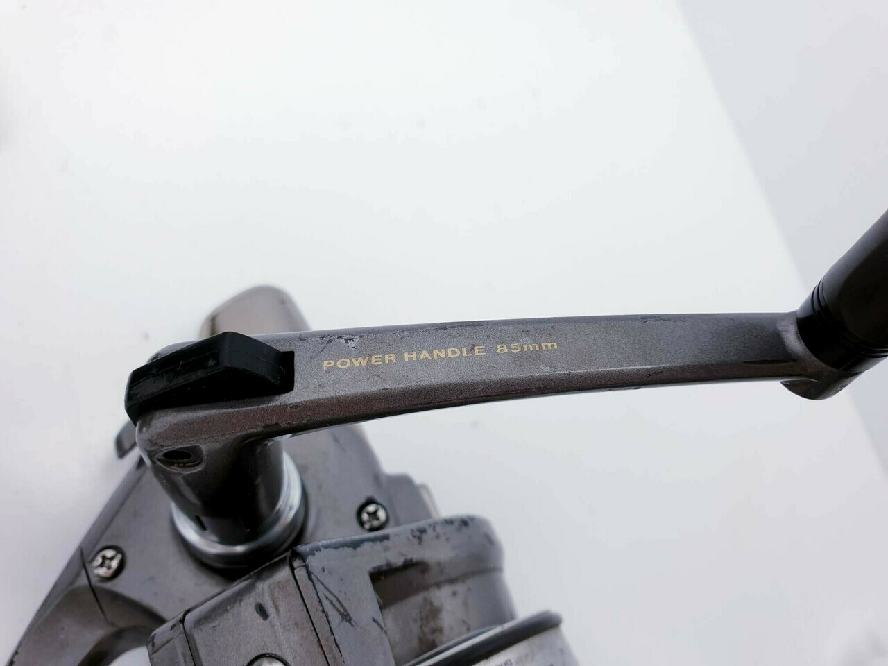 kolowrotek-daiwa-emblem-5500-pro-hamulec-tylny