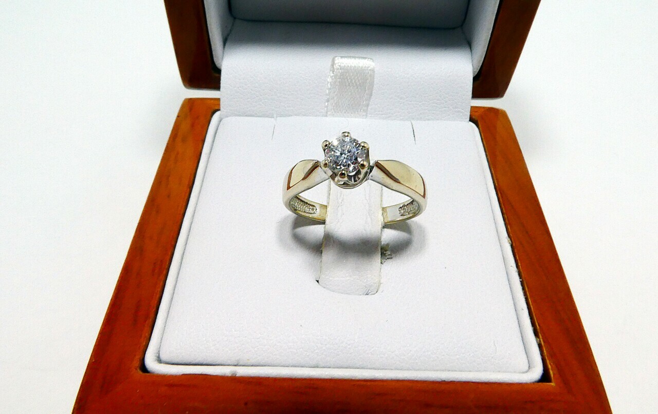 piekny-zloty-pierscionek-z-brylantem-232-g-585-r10-trocka-11-warszawa