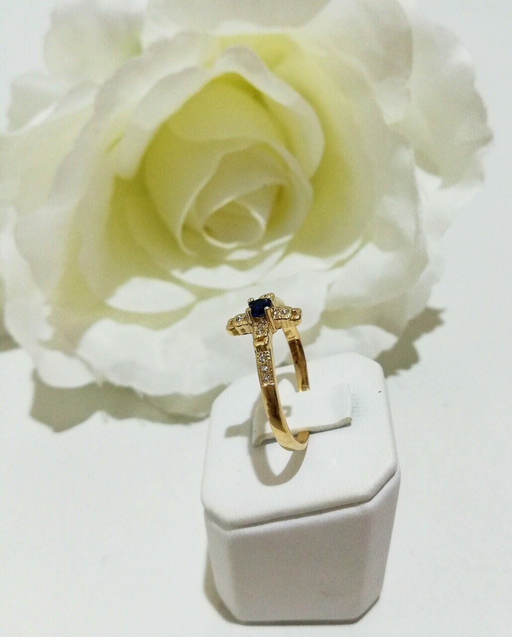 pierscionek-krzyz-z-niebieskim-oczkiem-r18-material-15835-2