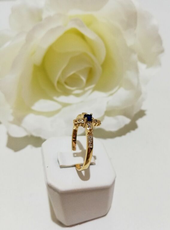 pierscionek-krzyz-z-niebieskim-oczkiem-r18-stan-11323-238058