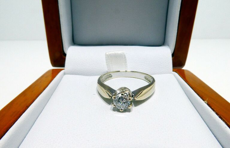 piekny-zloty-pierscionek-z-brylantem-232-g-585-r10-kamien-17088-8