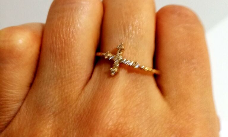 pierscionek-krzyz-z-cyrkoniami-r19-rodzaj-2205-2