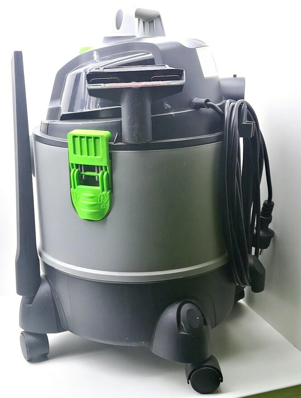 odkurzacz-odkurzacz-warsztatowy-niteo-tools-1250w-stan-uzywany