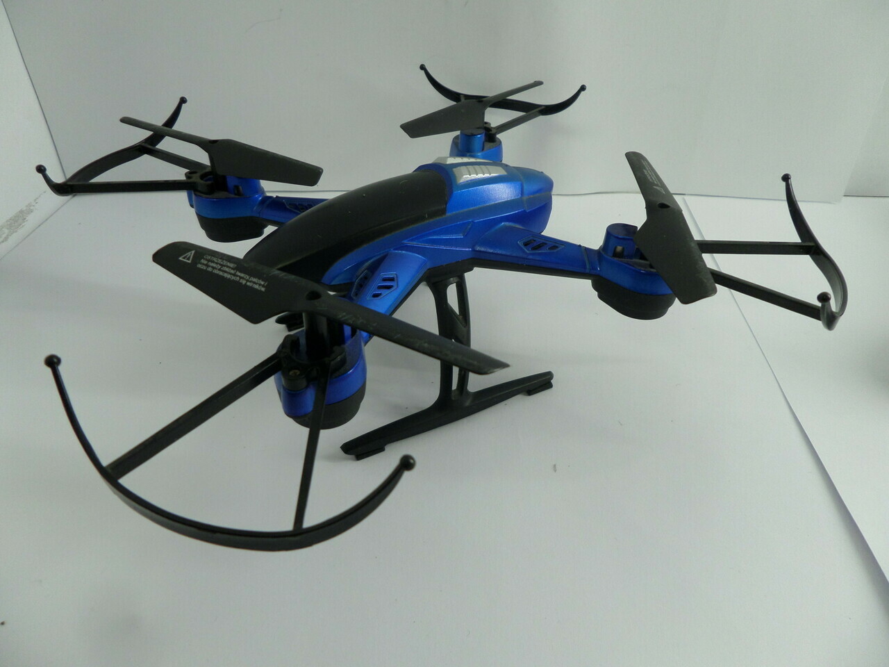 zdalnie-sterowany-dron-quadcopter-24-seria-0000