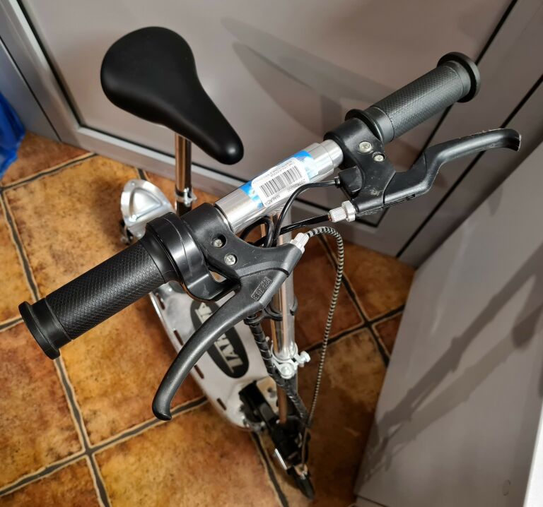 HULAJNOGA ELEKTRYCZNA Z SIEDZONKIEM TAKIRA