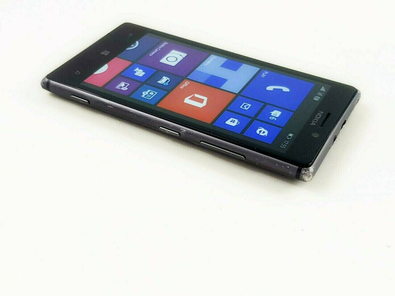 nokia-lumia-925-16gb-1gb-ram-8-mpx-450-wbudowana-pamiec-16-gb