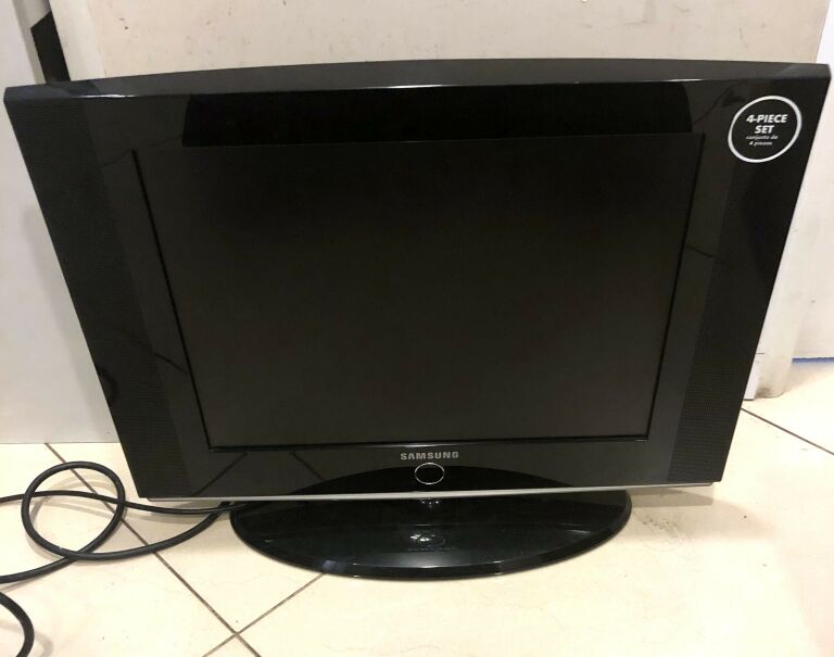 SAMSUNG LE20S81B LCD 20" TELEWIZOR MONITOR