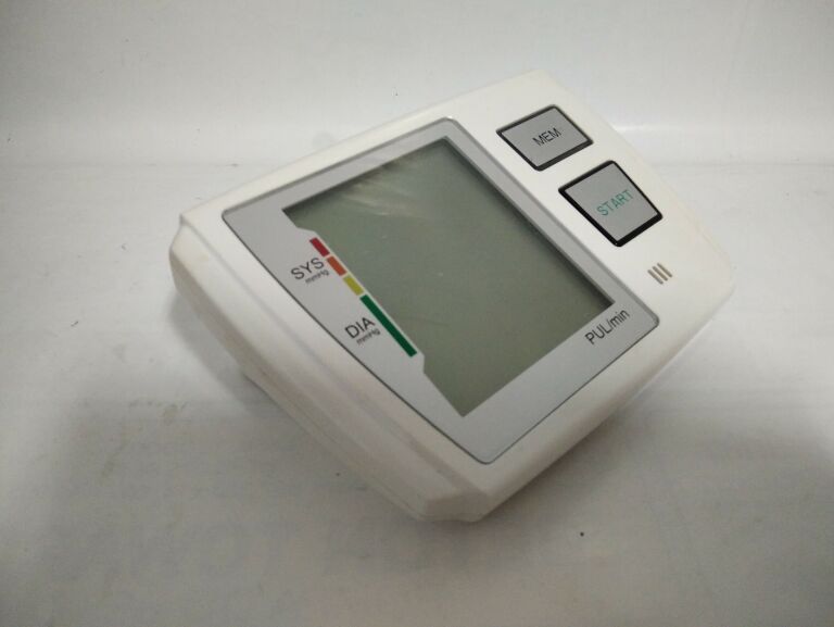 cisnieniomierz-clarus-bm-5207-automatyczny-stan-uzywany