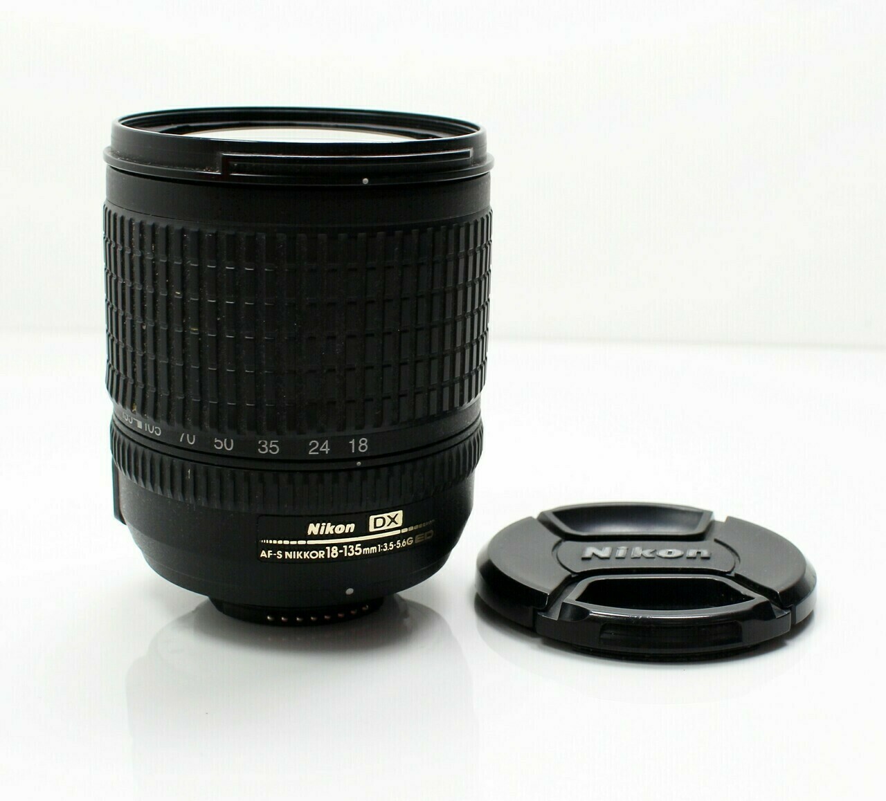 obiektyw-nikon-dx-18-135mm-35-56g-ed-mocowanie-nikon-f