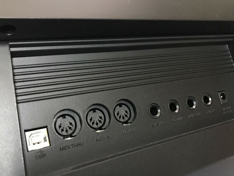 KEYBOARD MEDELI A1000