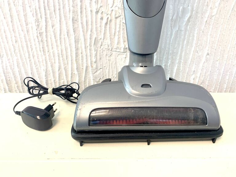 odkurzacz-wolnostojacy-bezprzewodowy-severin-7171-kolor-dominujacy-srebrnyszary