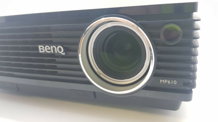 RZUTNIK / PROJEKTOR BENQ MP610 OKABLOWANIE