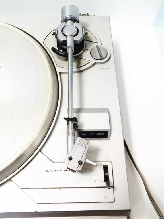 GRAMOFON PHILIPS F 7122