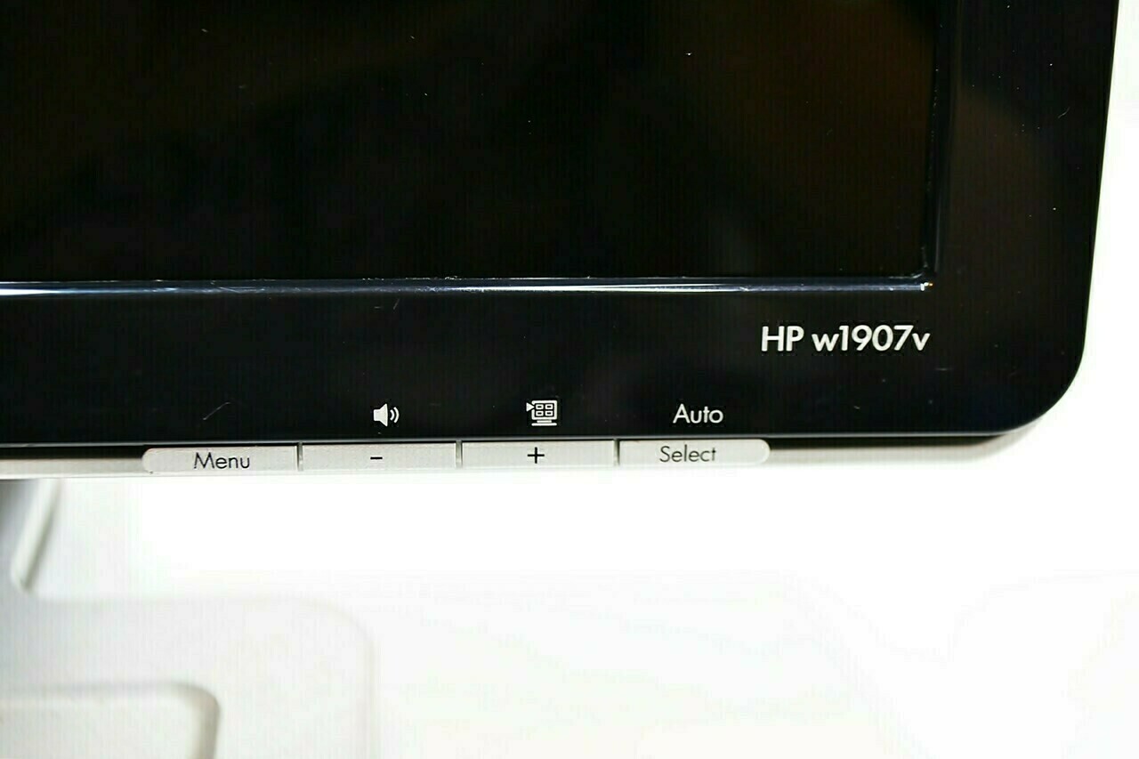 monitor-hp-w1907v-okablowanie-stan-uzywany