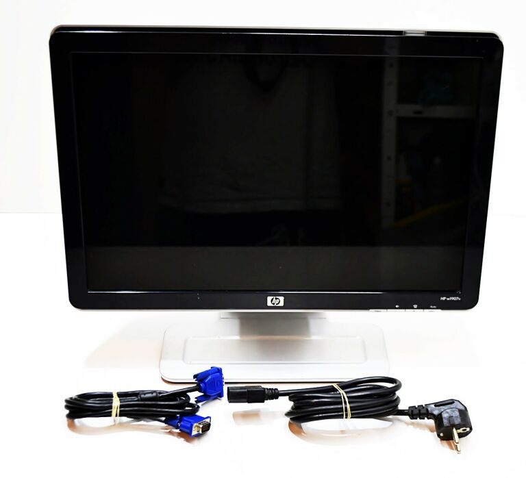 monitor-hp-w1907v-okablowanie-przekatna-ekranu-cale-19