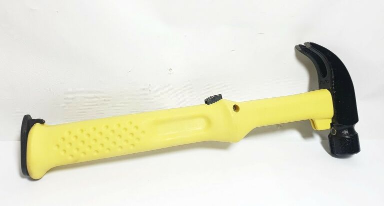 mlotek-z-podajnikiem-gwozdzi-kod-produktu-123