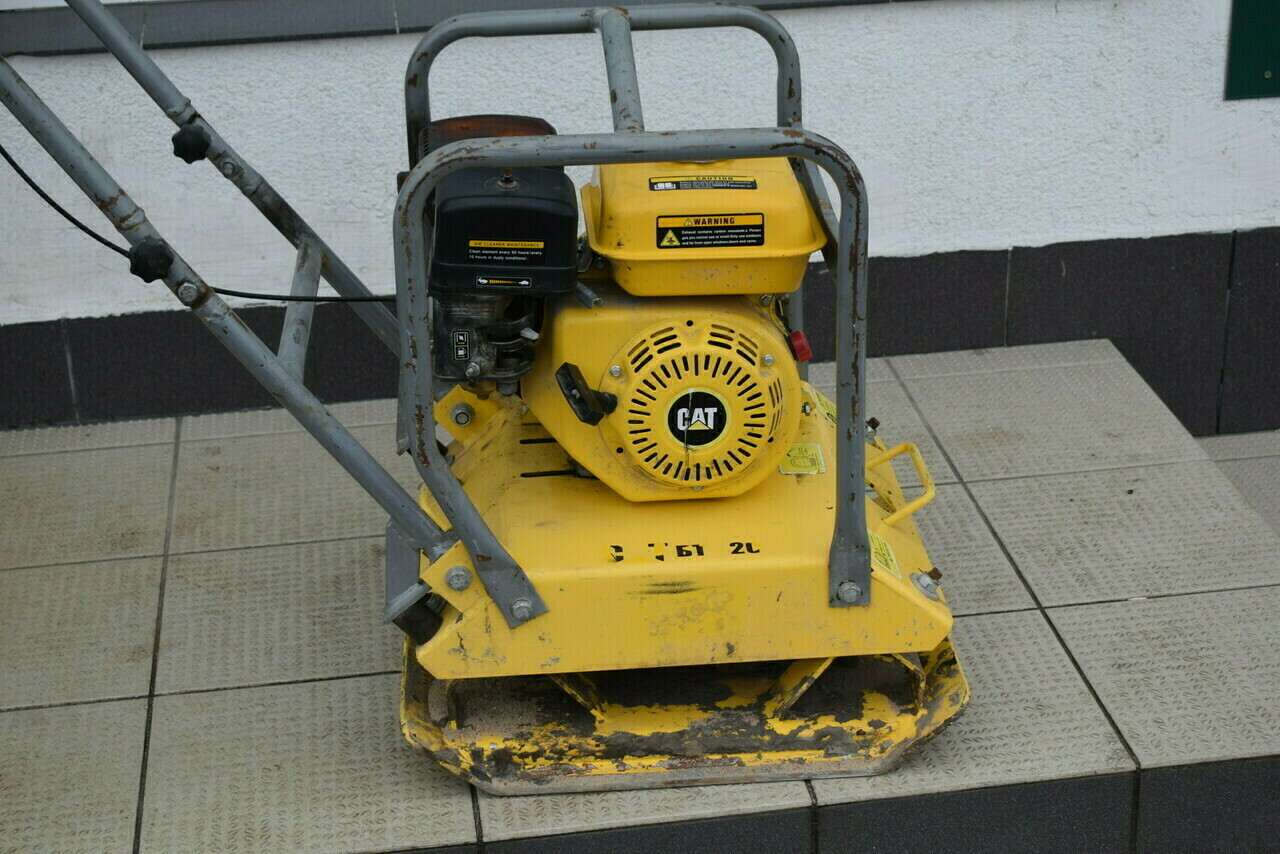 zageszczarka-cat-professional-bt-920-110kg-stan-uzywany