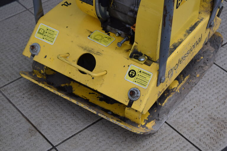 zageszczarka-cat-professional-bt-920-110kg-marka-caterpillar