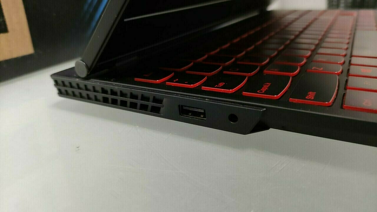 laptop-do-gier-lenovo-legion-y7000-2019-pg0-81t0-przekatna-ekranu-156