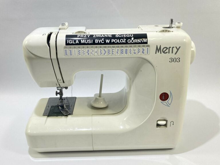 MASZYNA DO SZYCIA MERRYLOCK MERRY 303