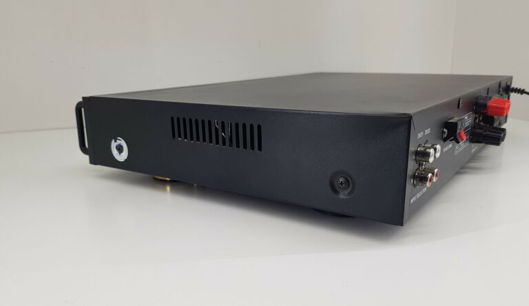 KOLUMNA WHARFEDALE XARUS 5000 + AMPLITUNER VK 68