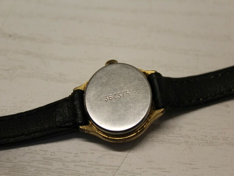 zegarek-zaria-17jewels-ussr-384375-typ-nareczny