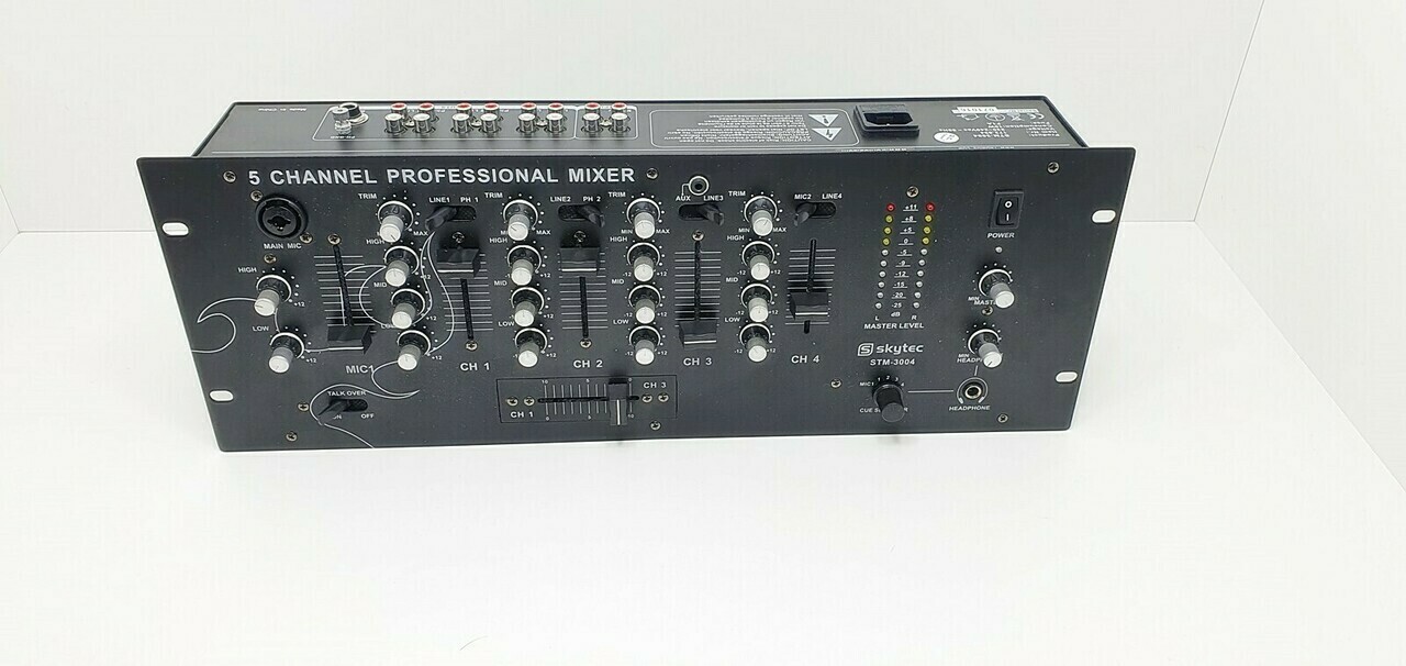 mikser-skytec-stm3004-4-kanalowy-pulpit-mikserski-hubska-82-wroclaw