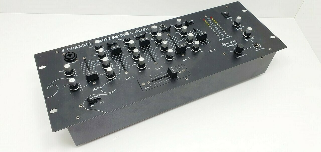 mikser-skytec-stm3004-4-kanalowy-pulpit-mikserski-hubska-82-wroclaw