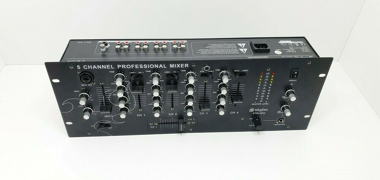 mikser-skytec-stm3004-4-kanalowy-pulpit-mikserski-marka-skytec